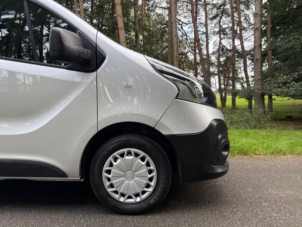 Renault Trafic 2016 Diesel Van 366125890