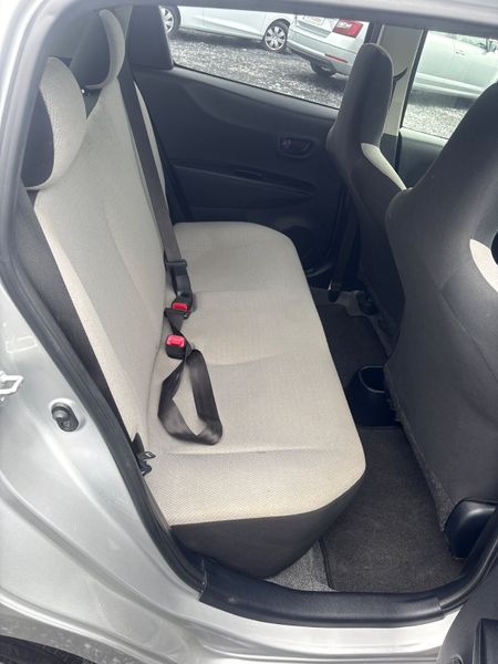 Toyota Vitz 2011 366148274