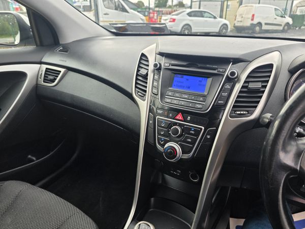 Hyundai i30 2015 366140485