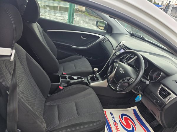 Hyundai i30 2015 366140487