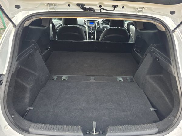 Hyundai i30 2015 366140480