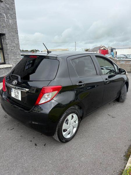 Toyota Vitz 2012 366153356