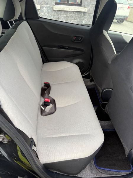 Toyota Vitz 2012 366153353
