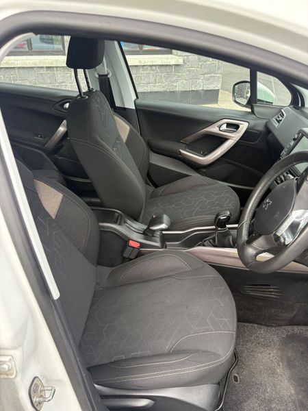 Peugeot 2008 2016 blue Hdi 366153876