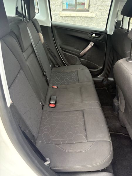 Peugeot 2008 2016 blue Hdi 366153880