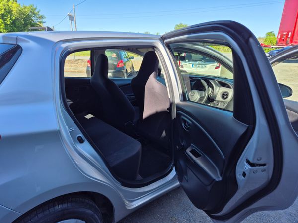 Toyota Vitz 2015 1.0L AUTOMATIC 366160290