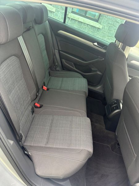 Volkswagen Passat 2020 366171159