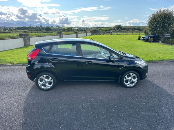 Ford Fiesta TITANIUM 1.25 petrol 366180043