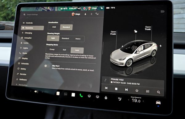 🔥 2022 Tesla Model 3 Standard Range Plus 366215313