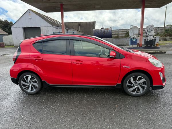 TOYOTA AQUA  ( 2015 ) 1.5L PETROL HYBRID AUTOMATIC 366218476