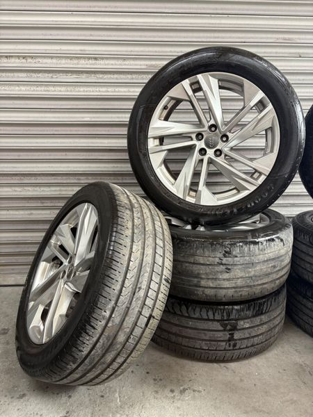 Audi Q7 S-Line 20” Alloys 366212883