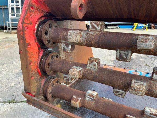 60" SCREENING BUCKET......80mm PINS ......1338 366242619