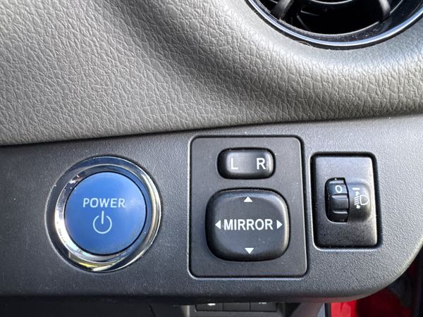 Toyota Yaris 2020 Hybrid 1.5 Low Mileage 366281785