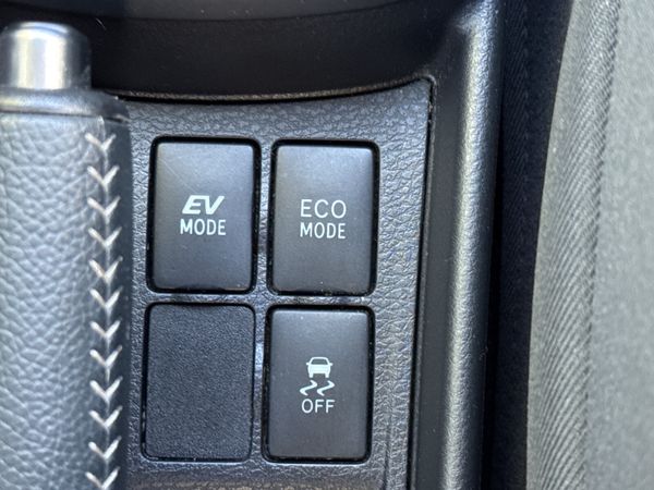 Toyota Yaris 2020 Hybrid 1.5 Low Mileage 366281918