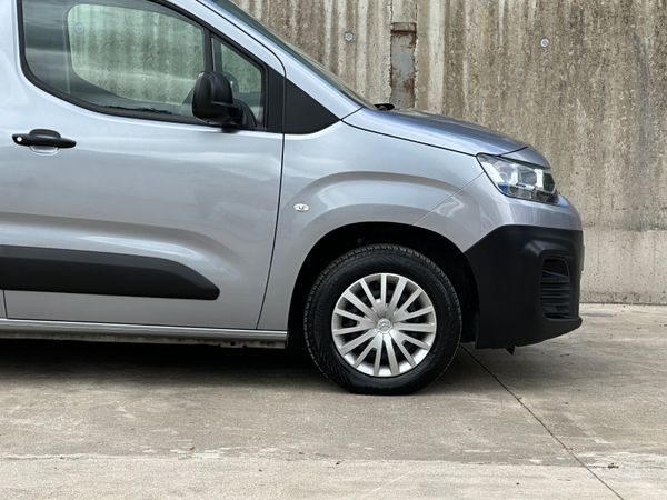 Citroen Berlingo 211 fantastic spec 366298812