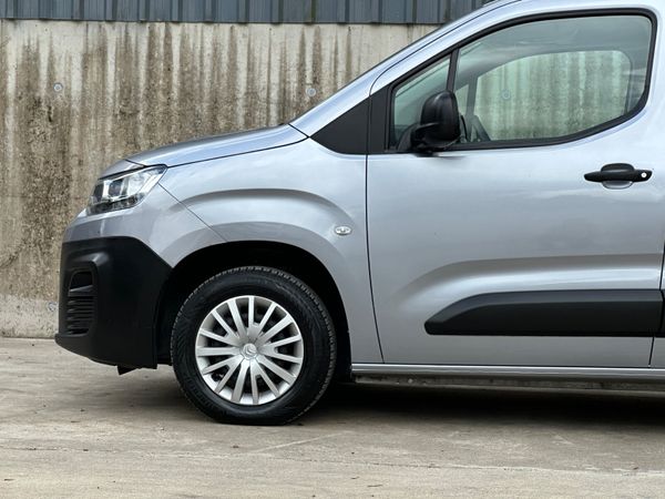 Citroen Berlingo 211 fantastic spec 366298885