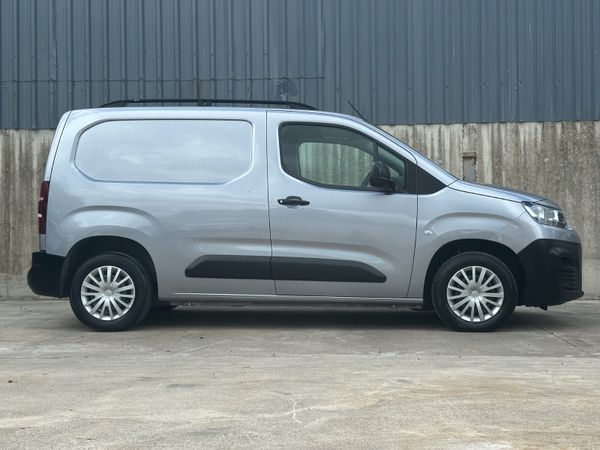 Citroen Berlingo 211 fantastic spec 366298881
