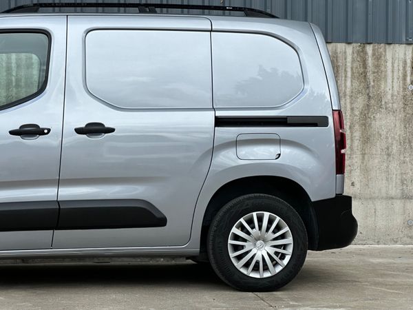 Citroen Berlingo 211 fantastic spec 366298882