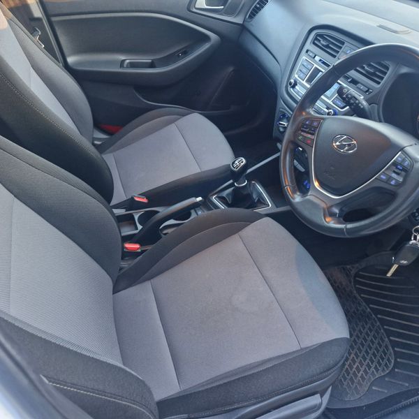 Hyundai i20 2017 1.4d se 366303994
