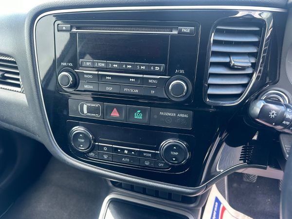 Mitsubishi Outlander 2017 4 WD 7 seater 366310463