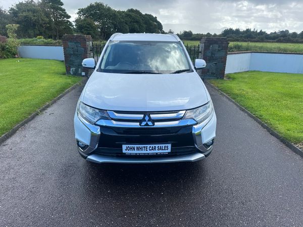 Mitsubishi Outlander 2017 4 WD 7 seater 366310486