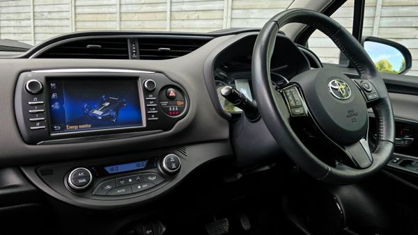 🔥 2018  Toyota Yaris 1.5 Automatic Petrol Hybrid 366311656