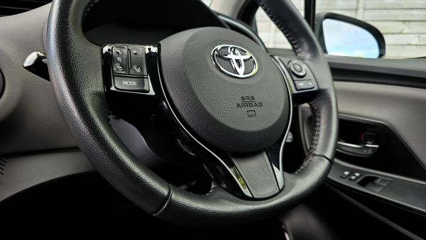 🔥 2018  Toyota Yaris 1.5 Automatic Petrol Hybrid 366311658