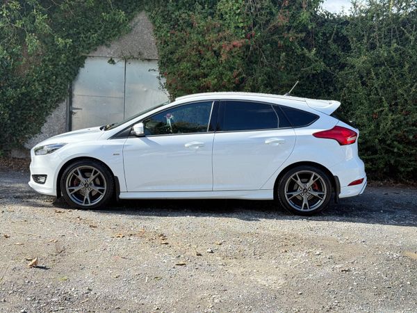 Ford Focus 181 ST-Line low Kms!!! 366313336