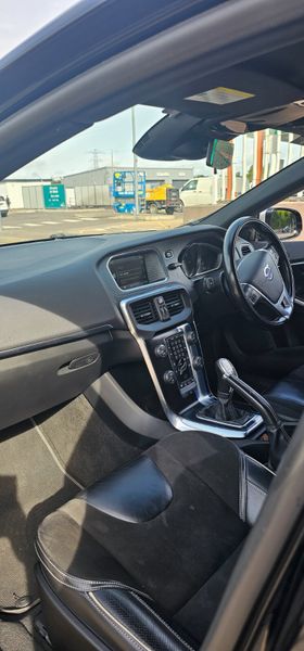 Volvo V40 R-design Full Spec 366335034