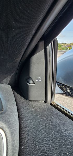 Volvo V40 R-design Full Spec 366335041