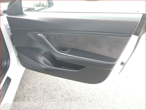 Tesla Model 3 Standard Range Plus (rwd) 366330517
