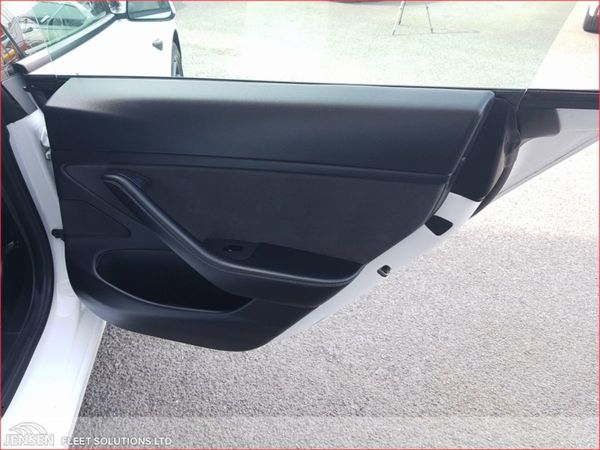 Tesla Model 3 Standard Range Plus (rwd) 366330518