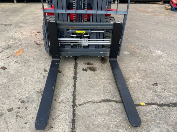 UNUSED HCHI 35s FORKLIFT TRUCK..3.5 TONNE. 1146 366341190