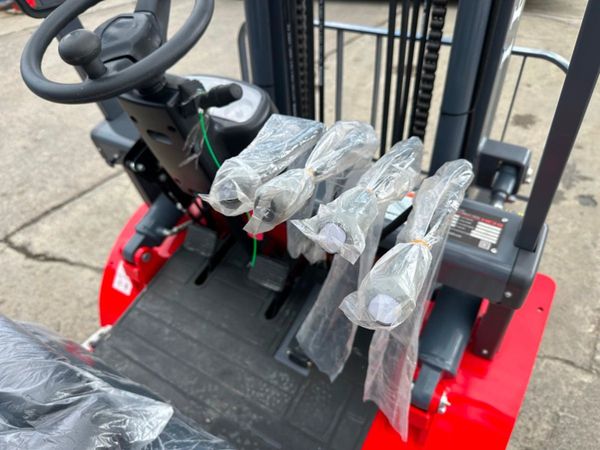 NEW HCHI 4 TON  FORKLIFT with fork positioner 366343940