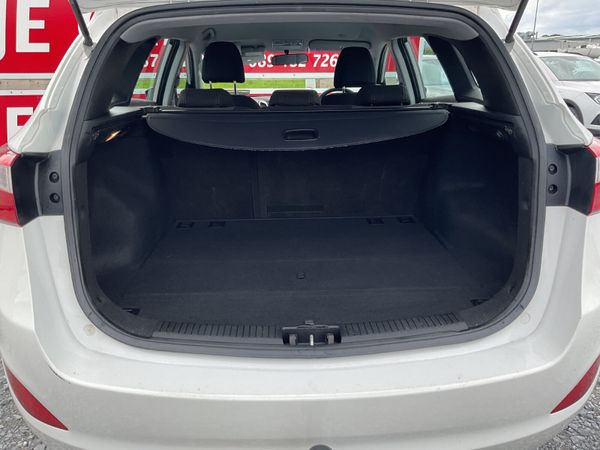 HYUNDAI i30 ESATE 1.4 DIESEL NCT TAXED SPOTLESS 366394767