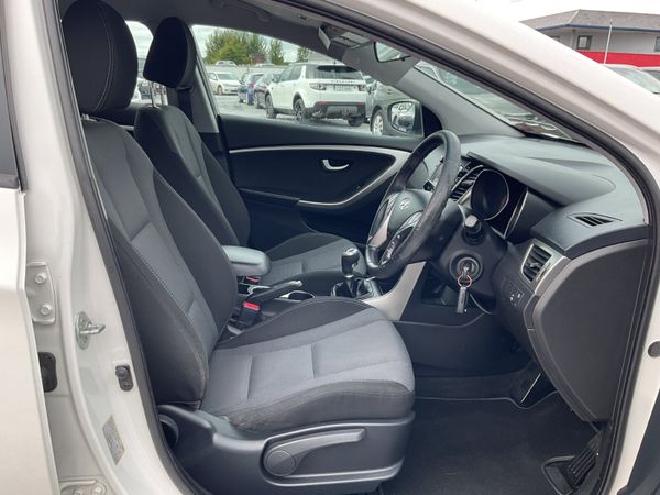 HYUNDAI i30 ESATE 1.4 DIESEL NCT TAXED SPOTLESS 366394768