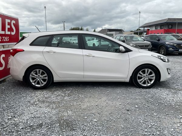 HYUNDAI i30 ESATE 1.4 DIESEL NCT TAXED SPOTLESS 366394773