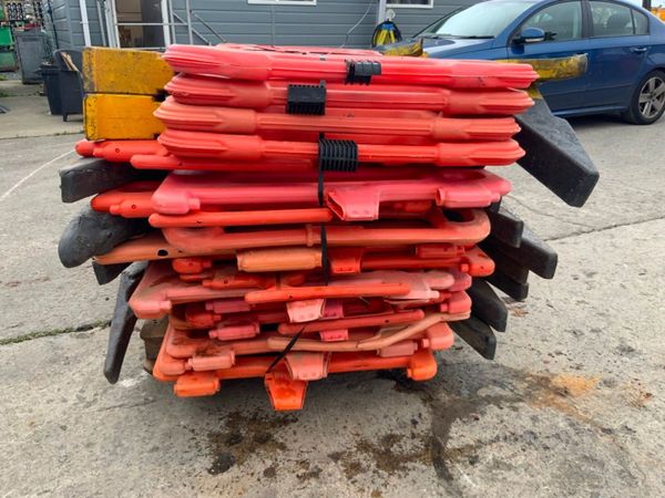 20 No PLASTIC SAFETY BARRIERS.....#263.. 366437505