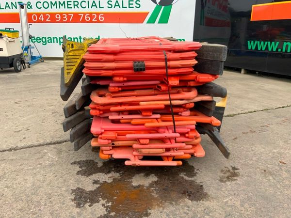 20 No PLASTIC SAFETY BARRIERS.....#263.. 366437500