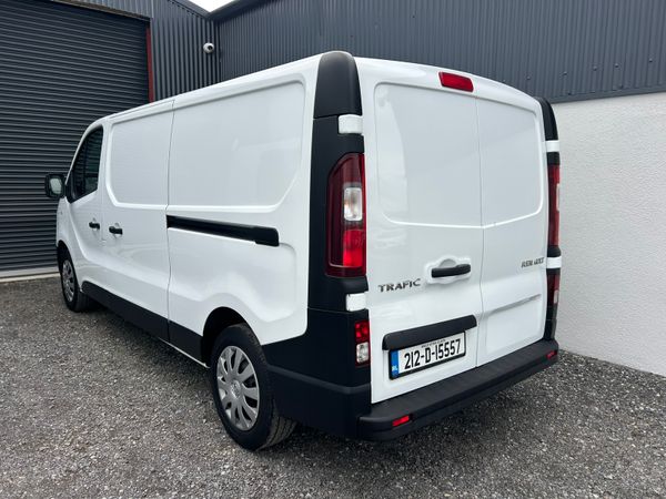21 Renault Trafic - Manufactures Warranty 366445055