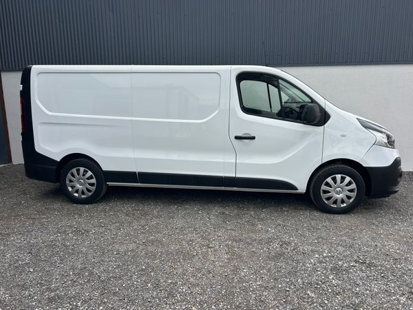 21 Renault Trafic - Manufactures Warranty 366445052