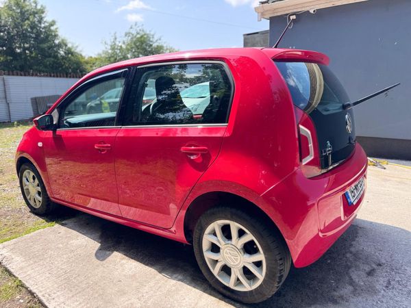 Volkswagen up! 2015 366440746