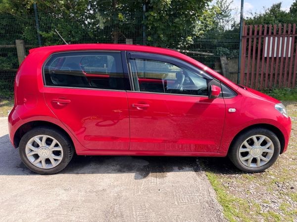 Volkswagen up! 2015 366440747