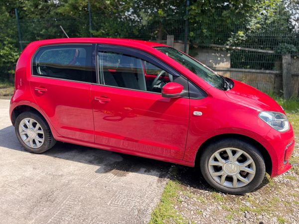 Volkswagen up! 2015 366440750