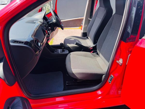 Volkswagen up! 2015 366440752