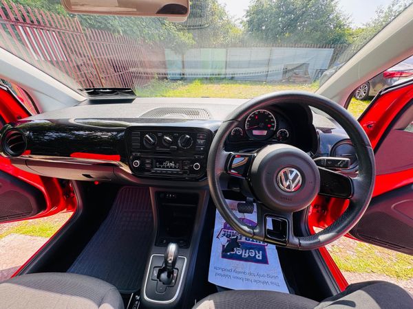 Volkswagen up! 2015 366440767