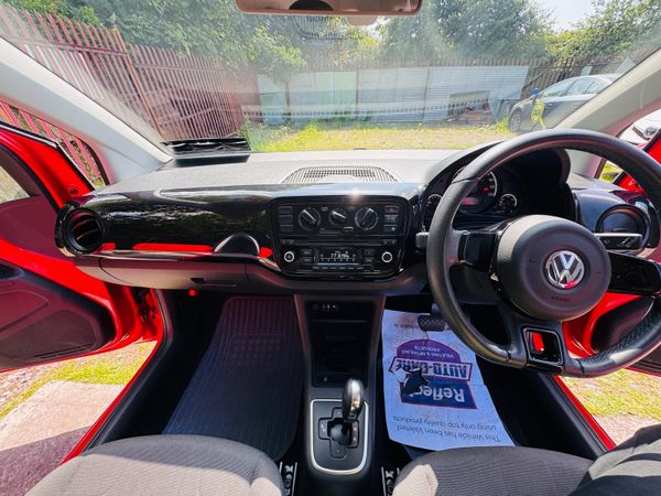 Volkswagen up! 2015 366440769