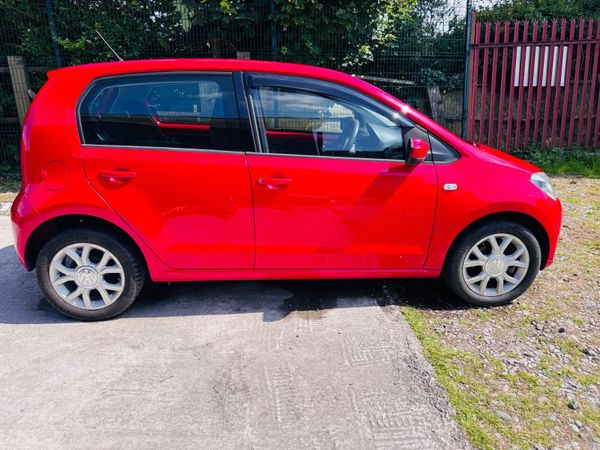 Volkswagen up! 2015 366440770