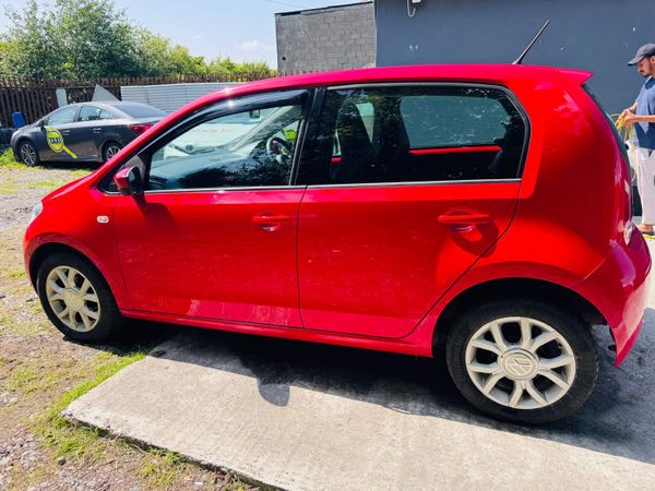 Volkswagen up! 2015 366440771
