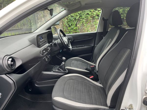 Hyundai i10 Deluxe 366454171